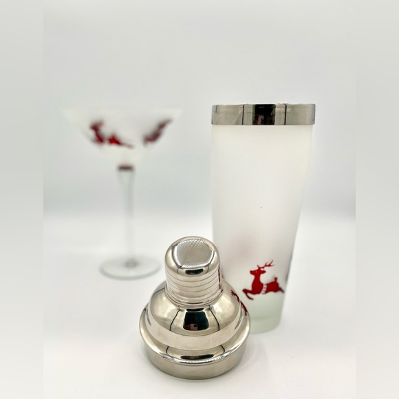 Frosted Red Reindeer Martini Christmas Glass and Shaker Set - Picture 10 of 11